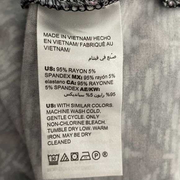 Chico’s Women’s Dress 3 Slit Bell Sleeve Jersey Knit Chevron Print 16/18 - Picture 10 of 10